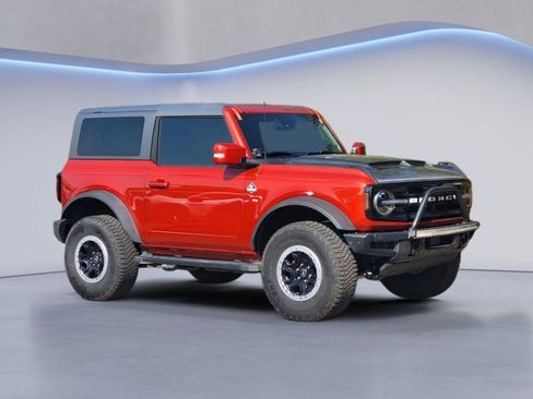 Used 2023 Ford Bronco Outer Banks w/ Sasquatch Package AWD/4WD image 3
