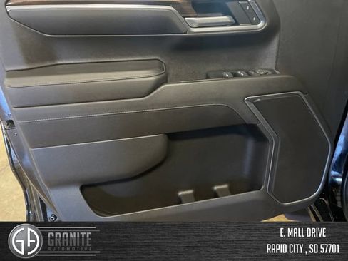 Used 2023 Chevrolet Silverado 1500 RST w/ Redline Edition AWD/4WD image 8