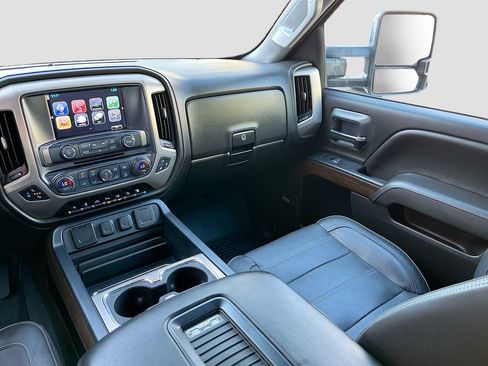 Used 2019 GMC Sierra 2500 Denali w/ Duramax Plus Package AWD/4WD image 25