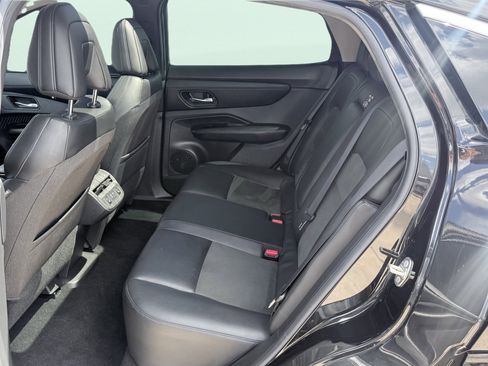 Used 2023 Nissan Ariya FWD image 30