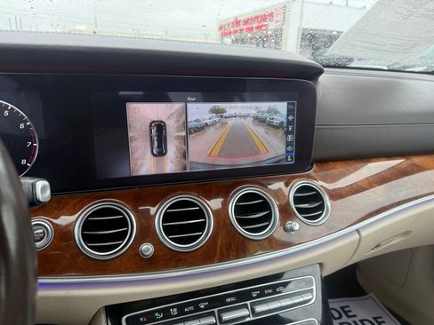 Used 2018 Mercedes-Benz E 400 4MATIC Sedan w/ Premium 3 Package image 20