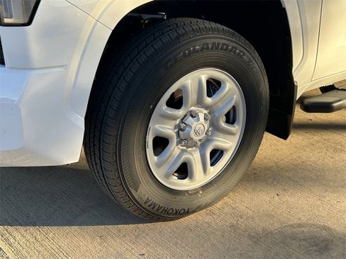 New 2026 Toyota Tundra SR image 9