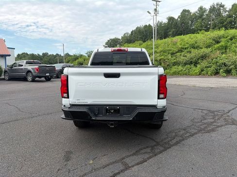 Used 2024 Chevrolet Colorado Z71 w/ Z71 Convenience Package 2 AWD/4WD image 8