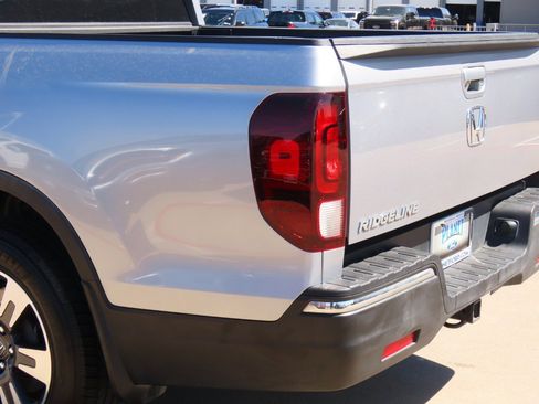 Used 2018 Honda Ridgeline RTL-T image 15