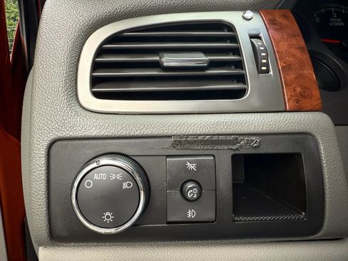 Used 2007 Chevrolet Avalanche LTZ w/ LTZ Preferred Equipment Group RWD image 39