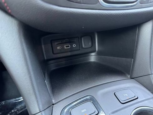 Used 2022 Chevrolet Equinox RS w/ RS Leather Package AWD/4WD image 19