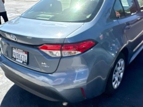 Used 2025 Toyota Corolla LE FWD image 2