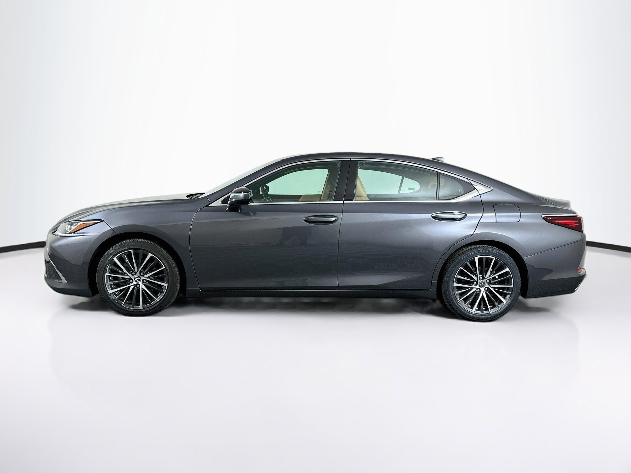 Used 2024 Lexus ES 350 w/ Premium Package FWD image 4