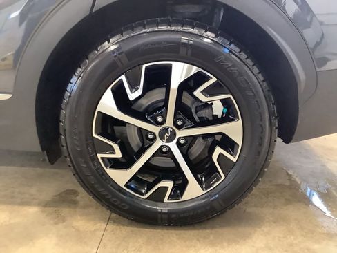 Used 2023 Kia Sportage EX FWD image 21