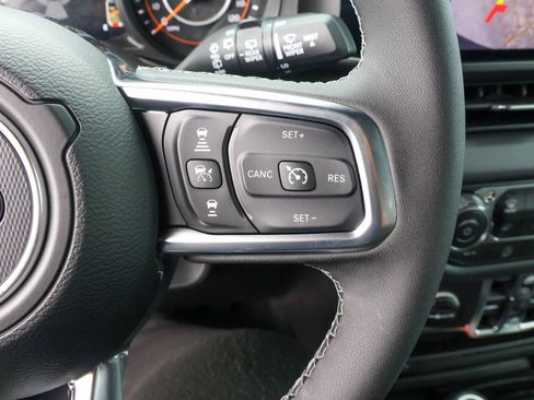 New 2026 Jeep Wrangler Unlimited Sahara AWD/4WD image 27