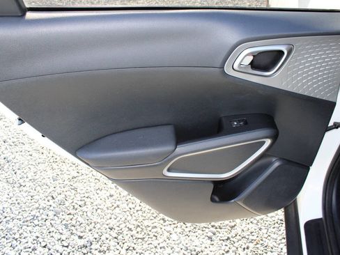 Used 2022 Kia Soul LX w/ Technology Package image 23