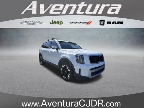 Used 2024 Kia Telluride S FWD image 1