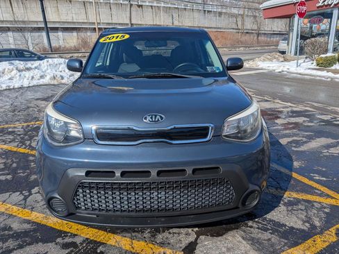 Used 2015 Kia Soul + image 2