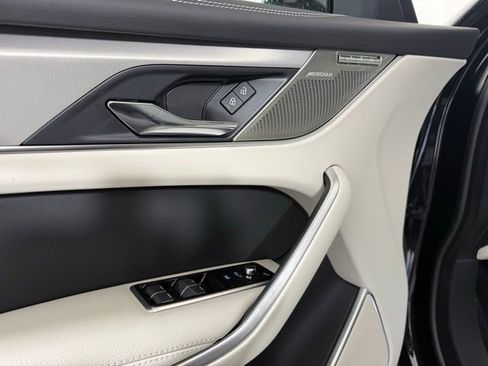 Used 2025 Jaguar F-PACE R-Dynamic S image 11