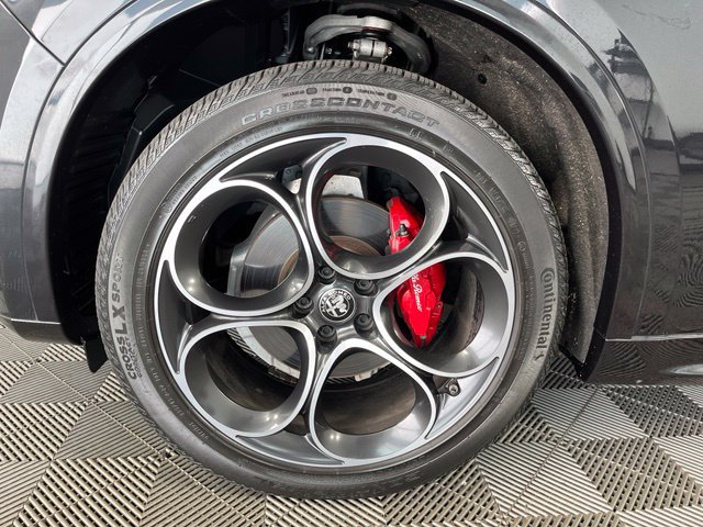 Used 2023 Alfa Romeo Stelvio Veloce AWD/4WD image 10