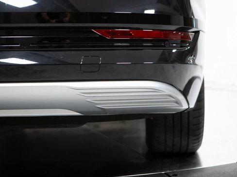 Used 2022 Audi e-tron Premium image 36