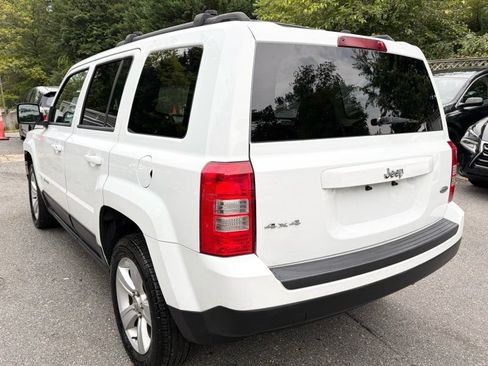 Used 2014 Jeep Patriot Latitude w/ Sun/Sound Group AWD/4WD image 5