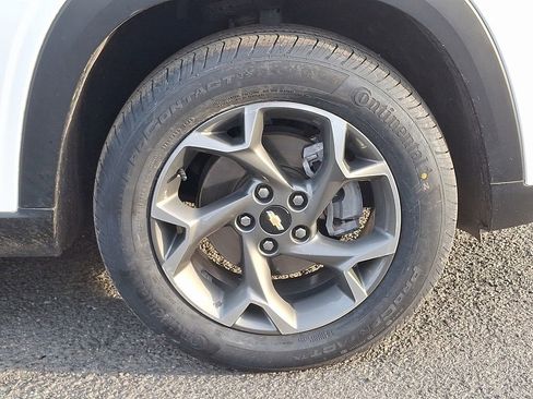 Used 2024 Chevrolet Trax LT w/ Driver Confidence Package image 33