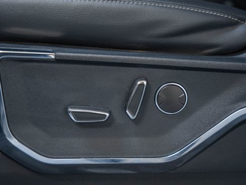 Used 2022 Ford F150 Lariat w/ Equipment Group 502A High image 44