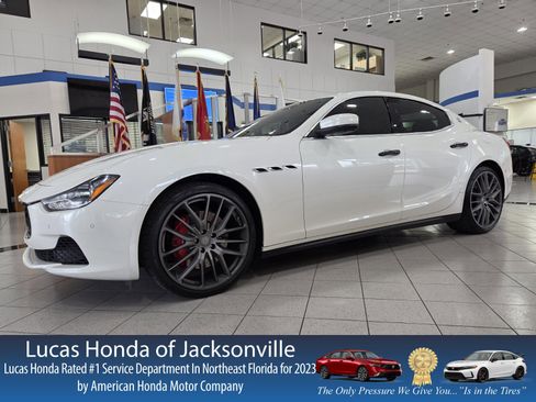 Used 2017 Maserati Ghibli S image 1