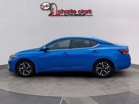 Used 2024 Nissan Sentra SV FWD image 2