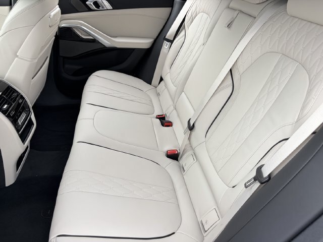 New 2027 BMW X6 xDrive40i w/ Climate Comfort Package AWD/4WD image 17