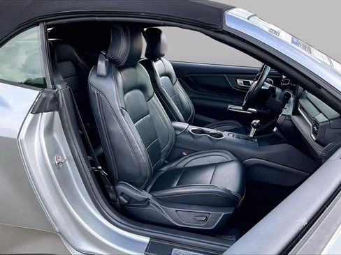 Used 2025 Ford Mustang Premium RWD image 8