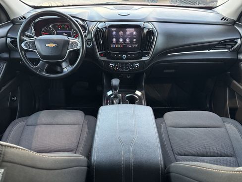 Used 2021 Chevrolet Traverse LT image 17