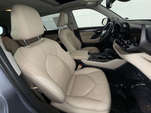 Used 2023 Toyota Highlander Limited AWD/4WD image 27