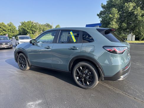 Used 2025 Honda HR-V Sport image 3