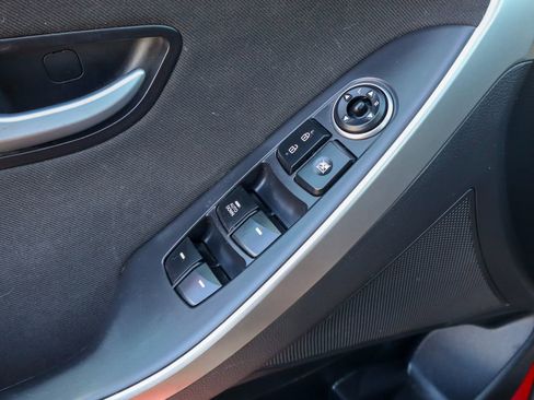 Used 2016 Hyundai Elantra GT FWD image 26