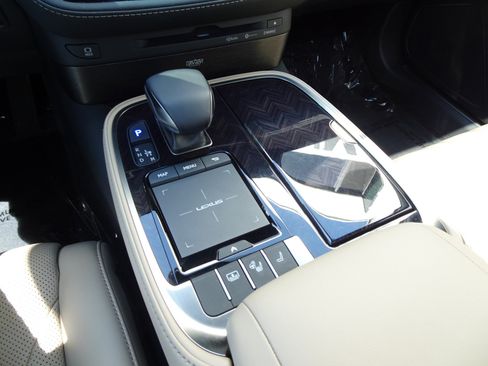 Used 2021 Lexus LS 500 RWD image 13