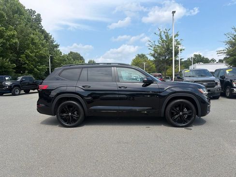 Used 2023 Volkswagen Atlas SEL R-Line AWD/4WD image 6