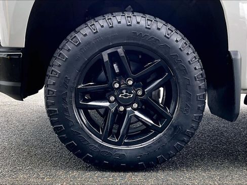 Used 2019 Chevrolet Silverado 1500 Custom Trail Boss w/ Custom Convenience Package image 7