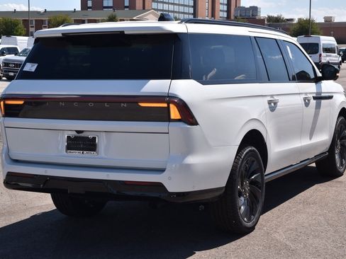 New 2025 Lincoln Navigator L Reserve w/ Jet Appearance Package image 7