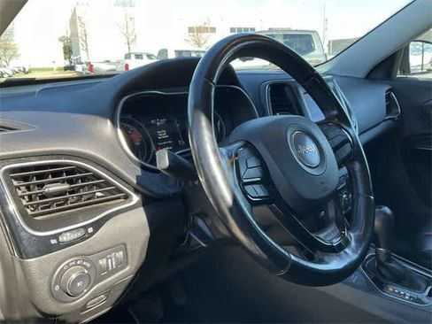 Used 2021 Jeep Cherokee Latitude Plus image 10