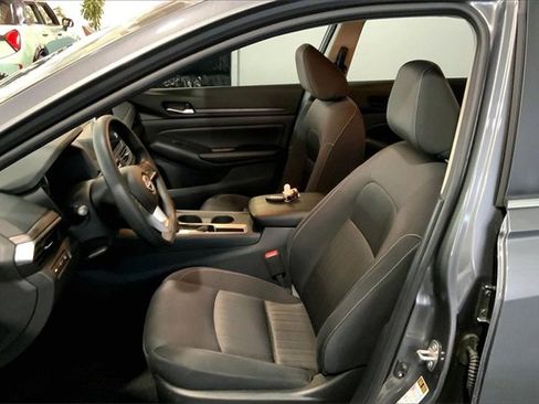 Used 2025 Nissan Altima 2.5 SV image 23