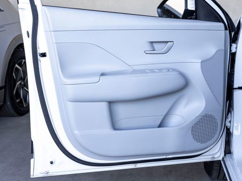 New 2025 Hyundai Kona SEL FWD image 9
