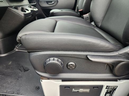 Used 2024 Mercedes-Benz Sprinter 144 Cargo image 19