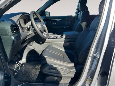 New 2025 Honda Pilot TrailSport image 9