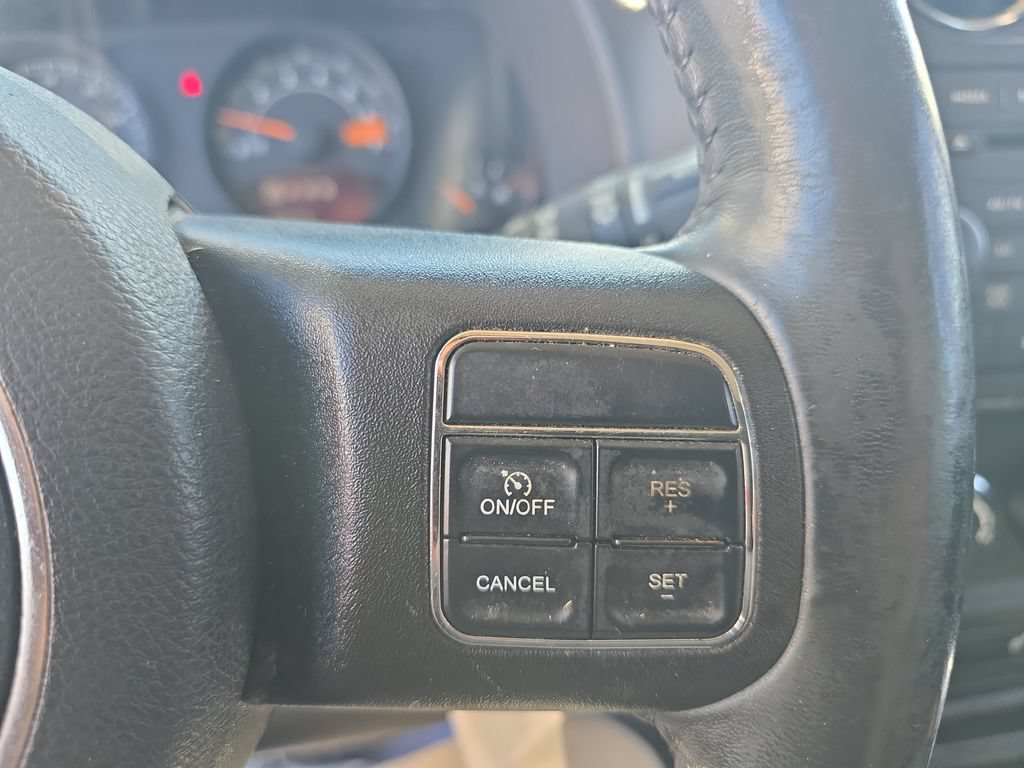 Used 2016 Jeep Patriot High Altitude FWD image 23