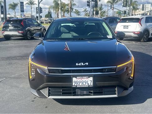 Certified 2025 Kia K4 EX image 2