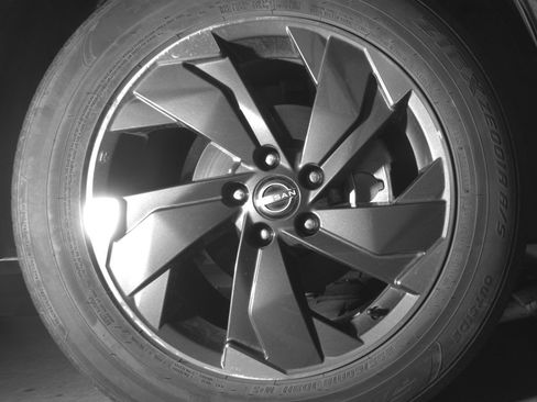 Used 2025 Nissan Rogue SV image 13