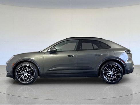 Certified 2024 Porsche Macan 4 Electric image 2