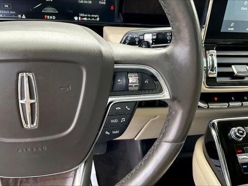 Used 2021 Lincoln Navigator Reserve w/ Luxury Package image 23
