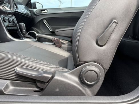 Used 2019 Volkswagen Beetle 2.0T SE w/ SE Premium Package FWD image 11