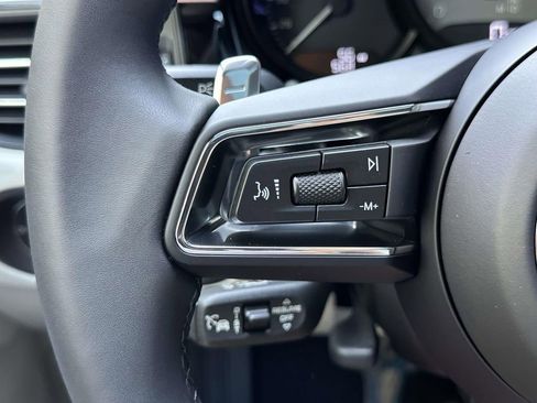 Certified 2025 Porsche Macan S image 19