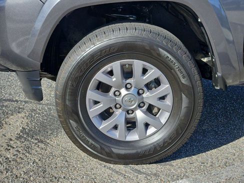 Used 2019 Toyota Tacoma SR5 RWD image 31