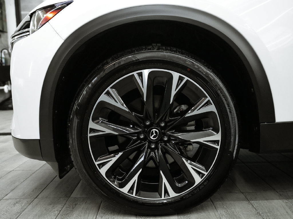 Used 2024 MAZDA CX-90 Plug-In Hybrid w/ Premium Plus AWD/4WD image 9