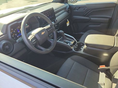 New 2026 Chevrolet Colorado W/T image 3